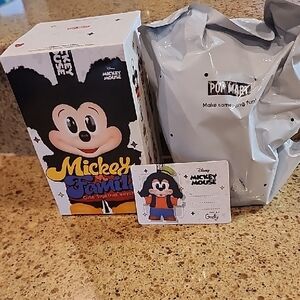 DISNEY MICKEY FAMILY POPMART GOOFY NEW IN BOX.